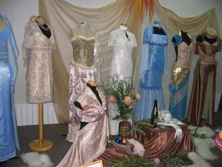 Фото Уникальные платья из бисера шьет певчая челябинского храма