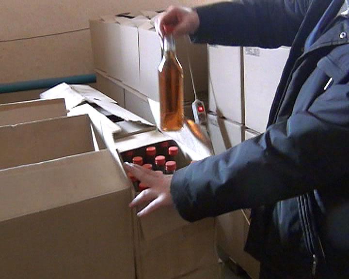 Фото В Челябинске на улице имени женского праздника изъяли 352 литра алкогольного контрафакта