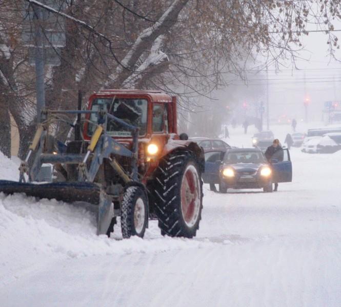 Фото Челябинск борется со снегопадом