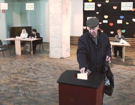 Фото Сегодня – голосование по довыборам депутатов в ЗСО Челябинской области