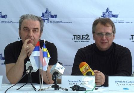 Фото Рок-музыканты поздравили «TELE2-Челябинск» с юбилеем