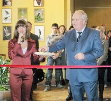 Фото В Миассе открылась выставка фотографий министра образования и науки Челябинской области