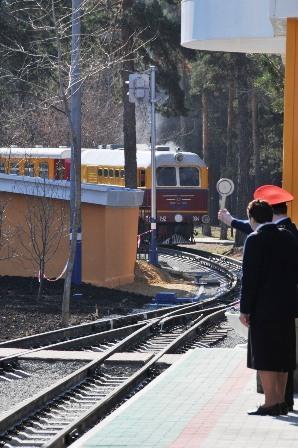 Фото На челябинской детской железной дороге стартовал юбилейный сезон