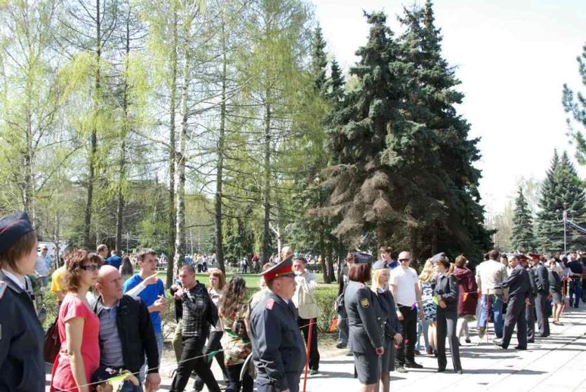 Фото День Победы в Челябинской области находился под охраной трех с половиной тысяч милиционеров