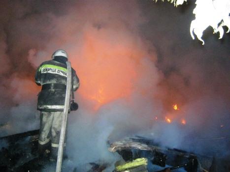 Фото В Саткинском районе монахи помогали тушить пожар