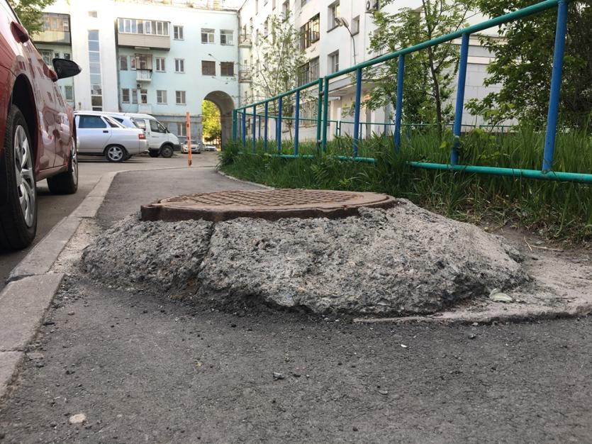 Фото В Челябинске вандалы продолжают воровать крышки от канализационных люков