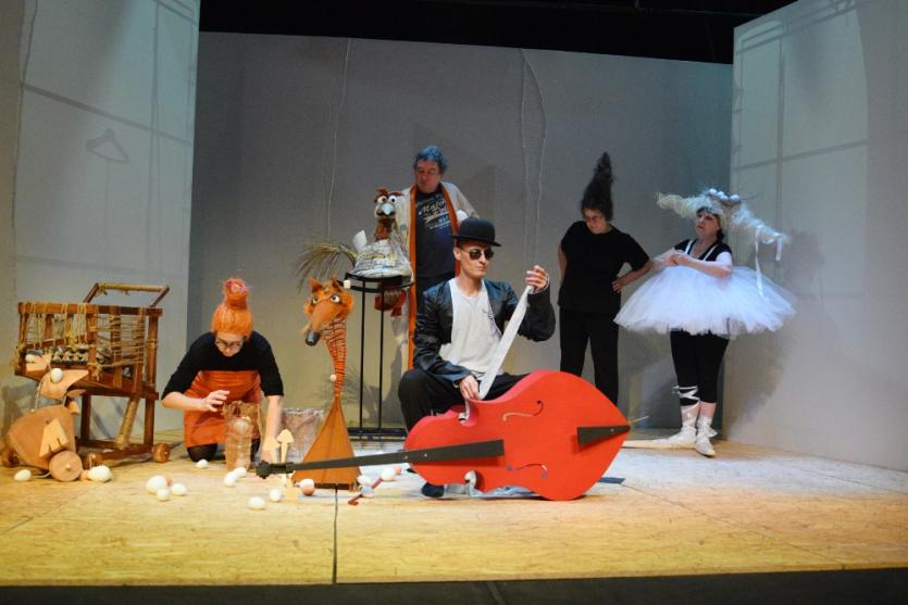 Фото С премьеры для взрослых начинает свой творческий год Челябинский театр кукол