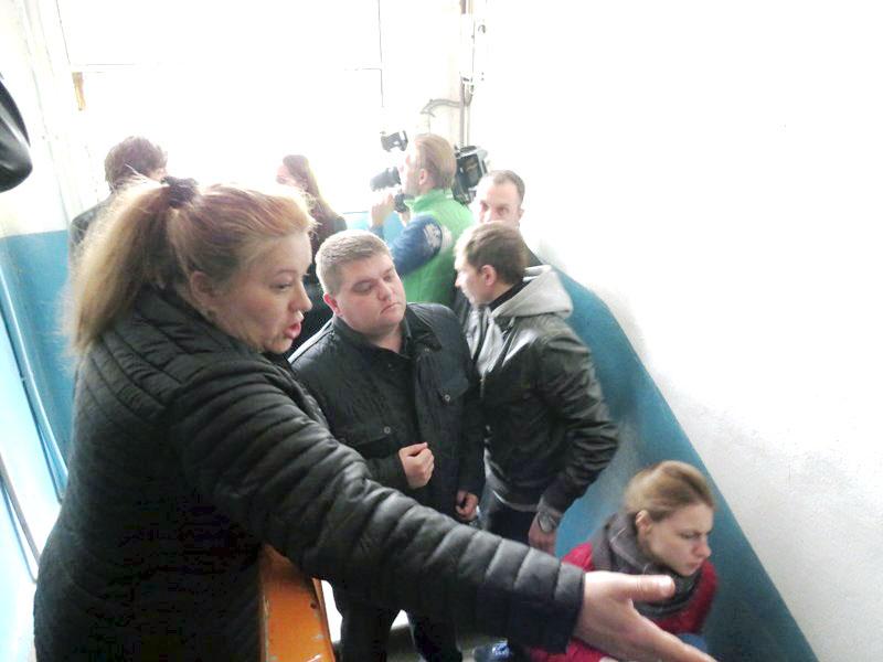 Фото Жильцы одного из домов в Челябинске восстали против управляющей компании
