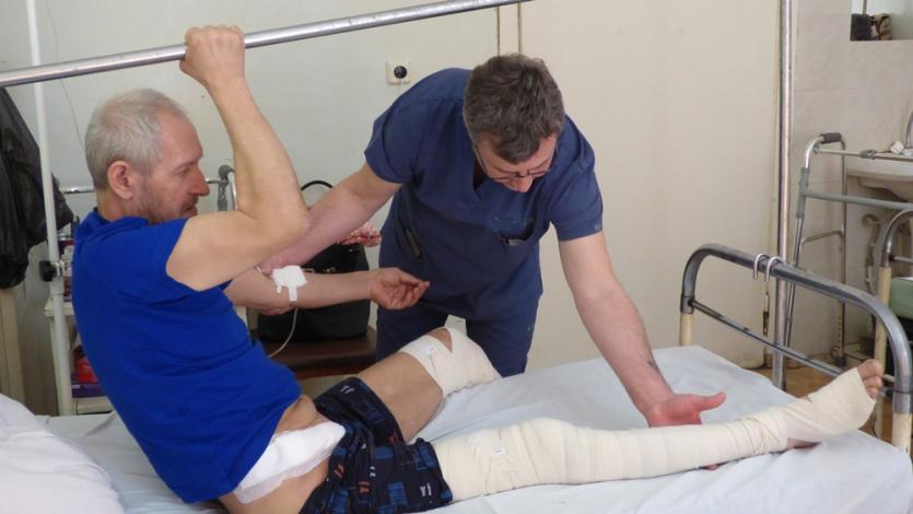 Фото Челябинские травматологи восстановили мужчине раздробленный таз