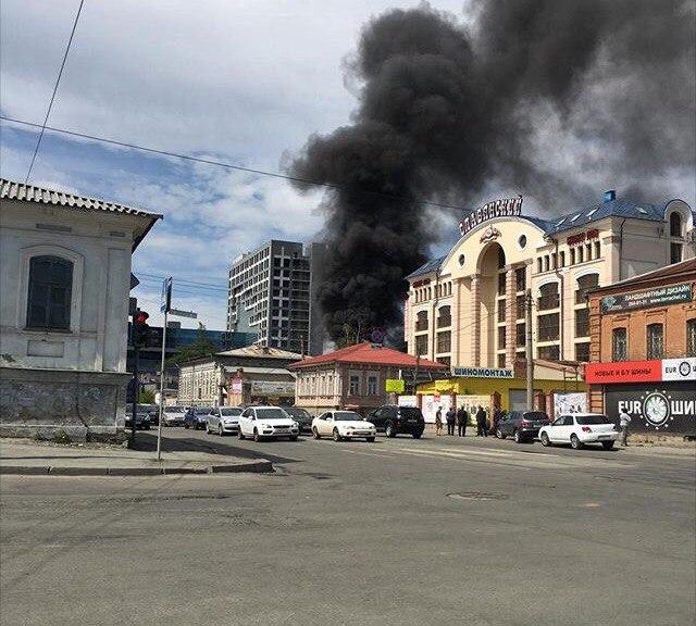 Фото Пожар в здании Гордумы парализовал движение общественного транспорта в центре Челябинска