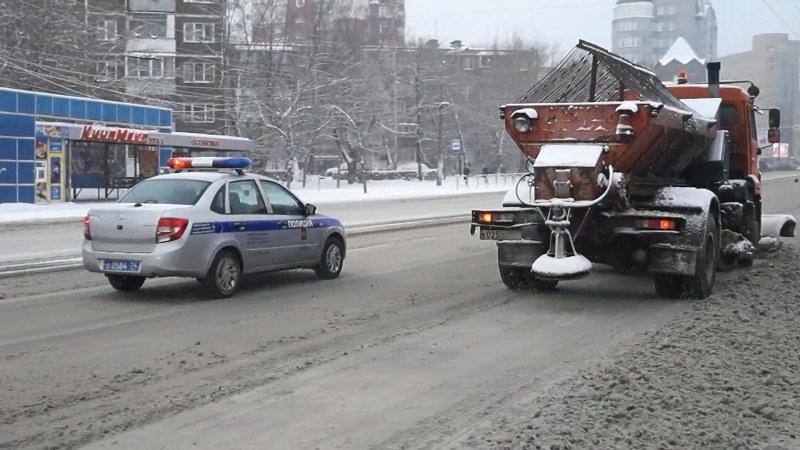 Фото Из-за погодных условий сотрудники ГИБДД Челябинска перешли на усиленный режим несения службы