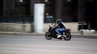 Фото В Коркинском районе сотрудница полиции столкнулась с мотоциклистом