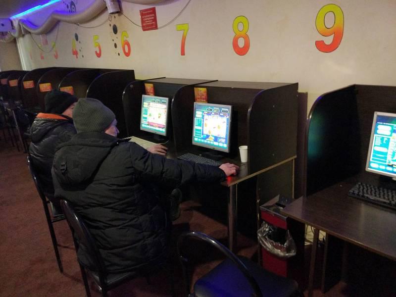 Фото В Ленинском районе Челябинска полицейские «накрыли» подпольное казино