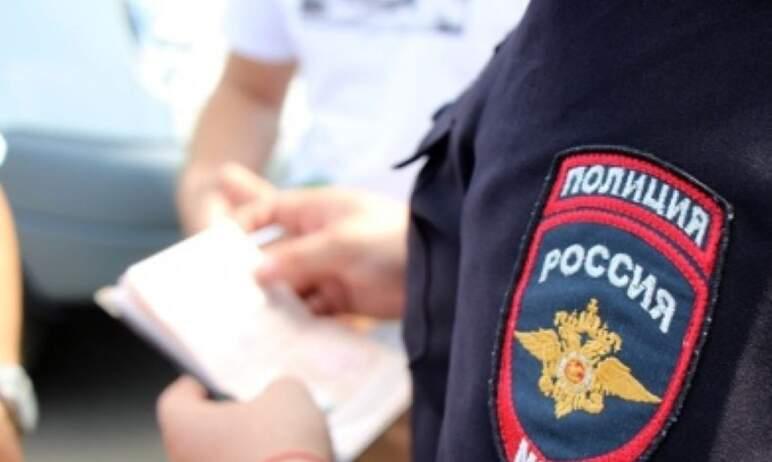 Фото В Челябинске полицейские предотвратили возможный конфликт на территории ТК с участием подростков