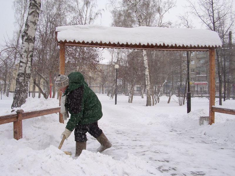 Фото Крепкие морозы и метель устраивают коммунальным службам Южного Урала проверку на прочность