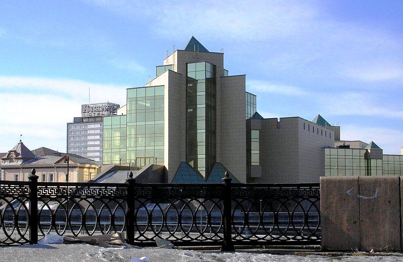 Фото Начался переезд Челябинского областного краеведческого музея в новое здание