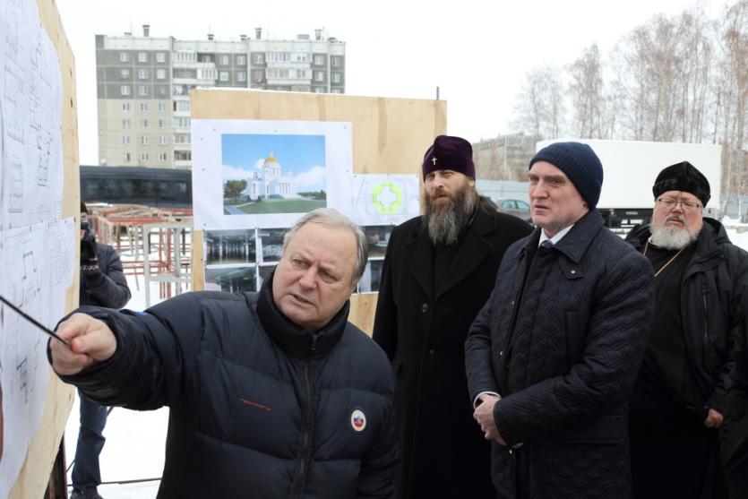 Фото Губернатор и правящий архиерей посетили главную епархиальную стройплощадку Челябинской области