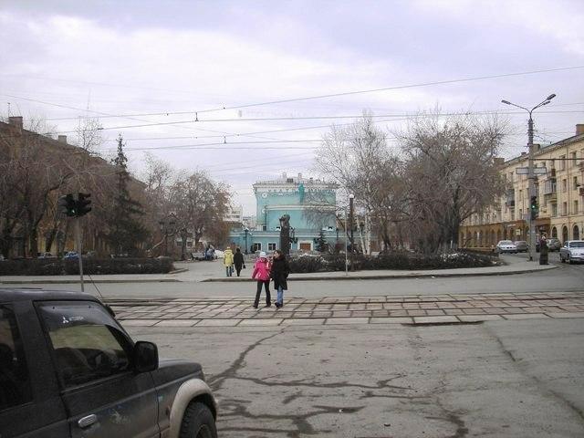 Фото Власти Челябинска  поставили улицу Цвиллинга на реконструкцию