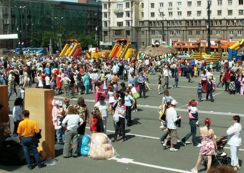 Фото День защиты детей на главной площади