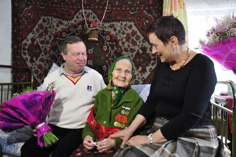 Фото «Соцгород» поздравил жительницу Челябинска с вековым юбилеем