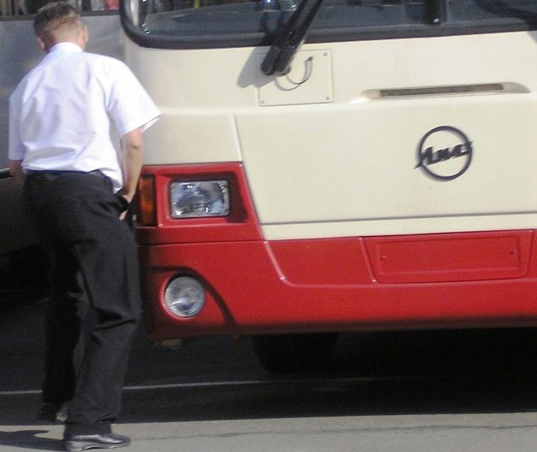 Фото Ольховский – Елистратову: Где обещанные низкопольные автобусы?