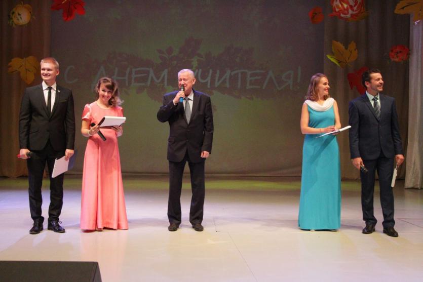 Фото  В Челябинске поздравили педагогов