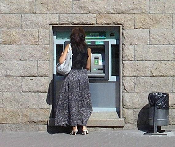 Фото Сбербанк внедряет систему обратной связи на банкоматах