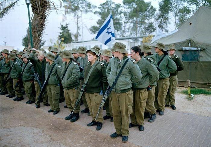 Фото Российская армия превратится в аналог израильского ЦАХАЛа? Депутаты Госдумы предлагают женщинам служить по призыву