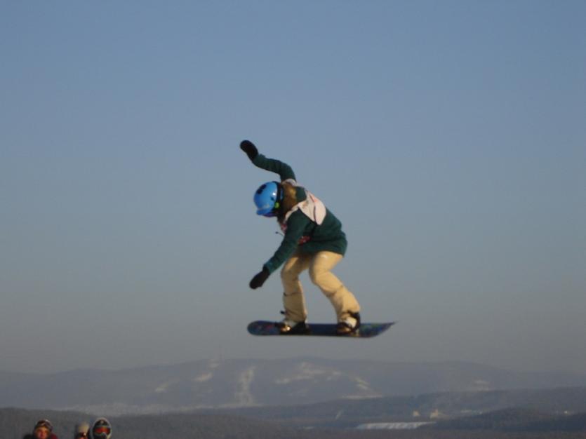 Фото В «Солнечной долине» столичные сноубордисты прыгали лучше всех 