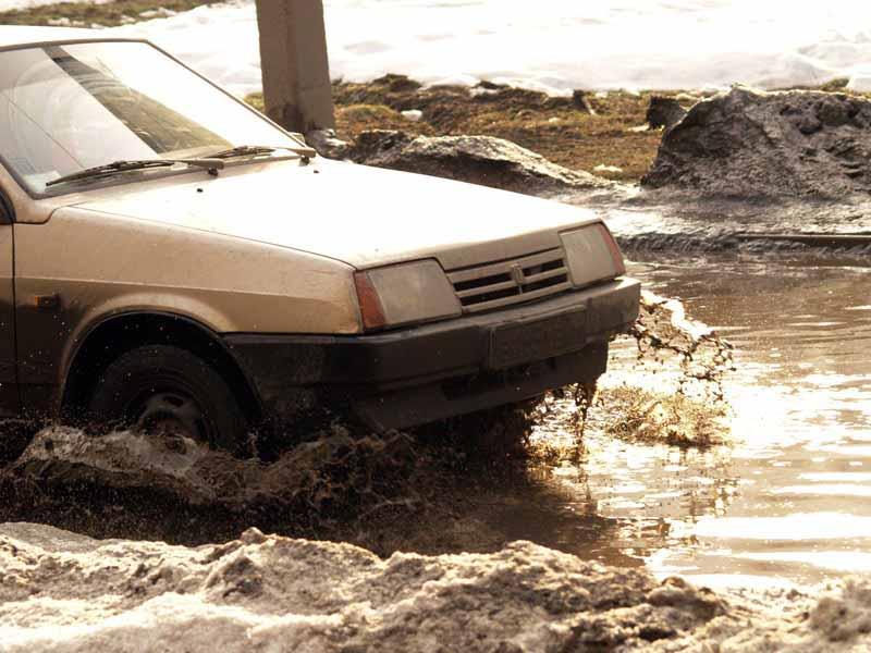 Фото В Челябинске затоплены ряд дорог. Список паводкоопасных участков города