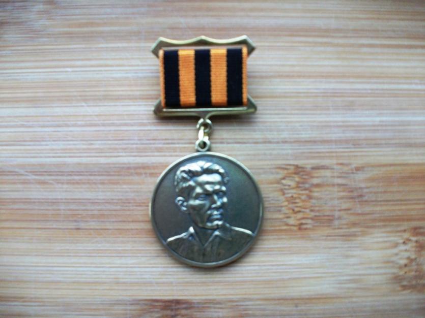 Фото В Санкт-Петербурге челябинскому литератору вручили медаль за стихи о Донбассе