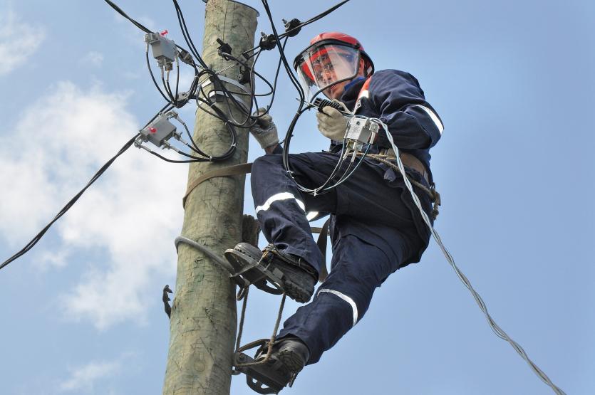 Фото Челябэнерго обещает восстановить электроснабжение в Чебаркульском и Еманжелинском районах до конца дня