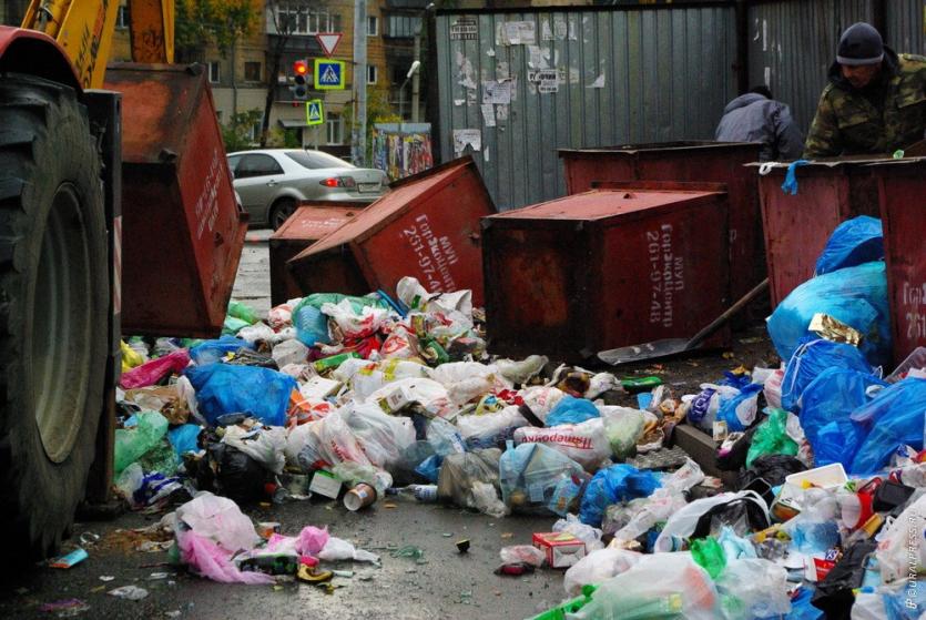 Фото Прокурор: Везите мусор хоть на площадь Революции! Свалка должна быть закрыта!