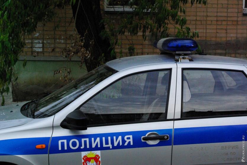Фото Двое жителей Челябинска угнали машину, чтобы «разуть»