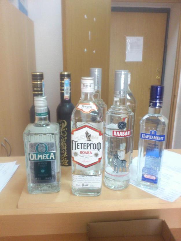 Фото Таможенники Магнитогорска изъяли уместного жителя более 30 тысяч бутылок контрафактной казахстанской водки