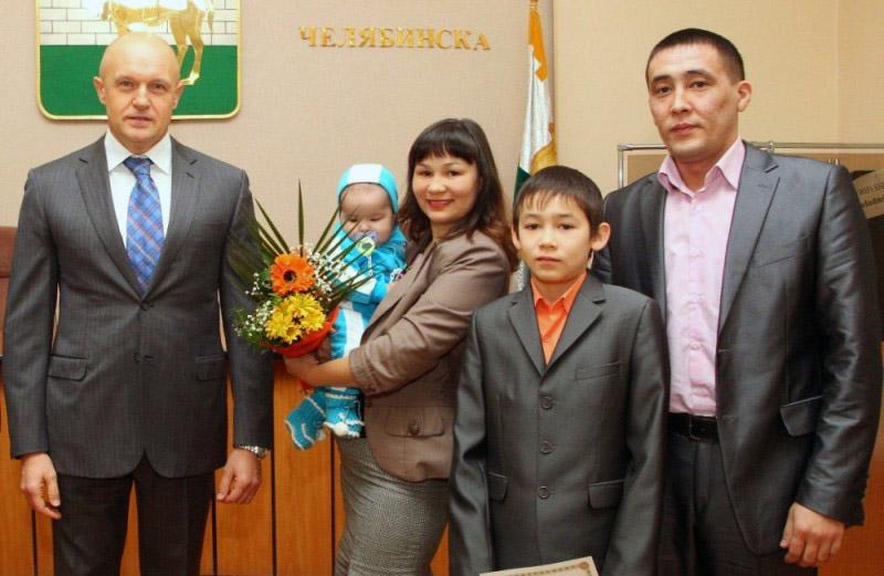 Фото В этом году в Челябинске рекордное число молодых семей получили субсидии на жилье