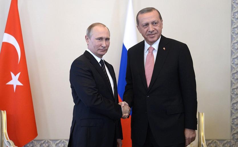 Фото Через девять месяцев после гибели пилота Олега Пешкова Путин и Эрдоган вновь пожали друг другу руки