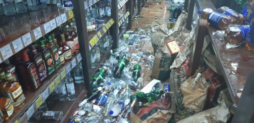 Фото Житель Аши устроил пьяный дебош в магазине