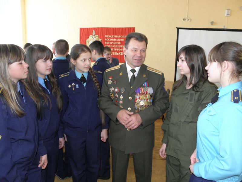 Фото Челябинские школьники встретились с ветераном подразделения «Альфа»