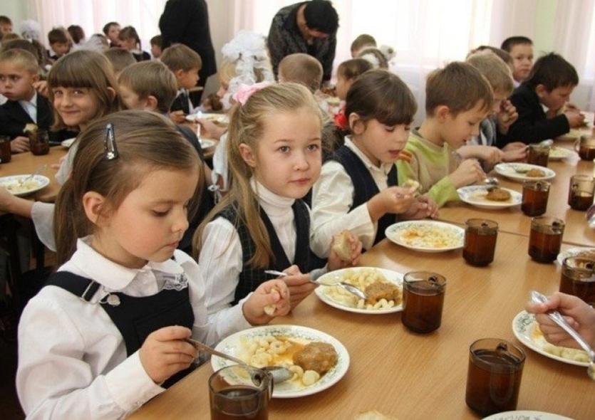 Фото В Магнитогорске школьники питаются бесплатно