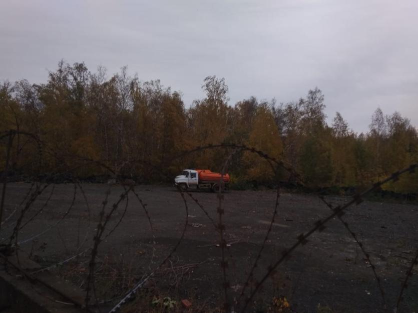Фото Челябинский завод стал местом притяжения нечистот
