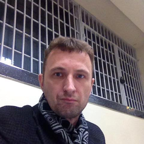 Фото Челябинского правозащитника Табалова «посадили за решетку» в Домодедово