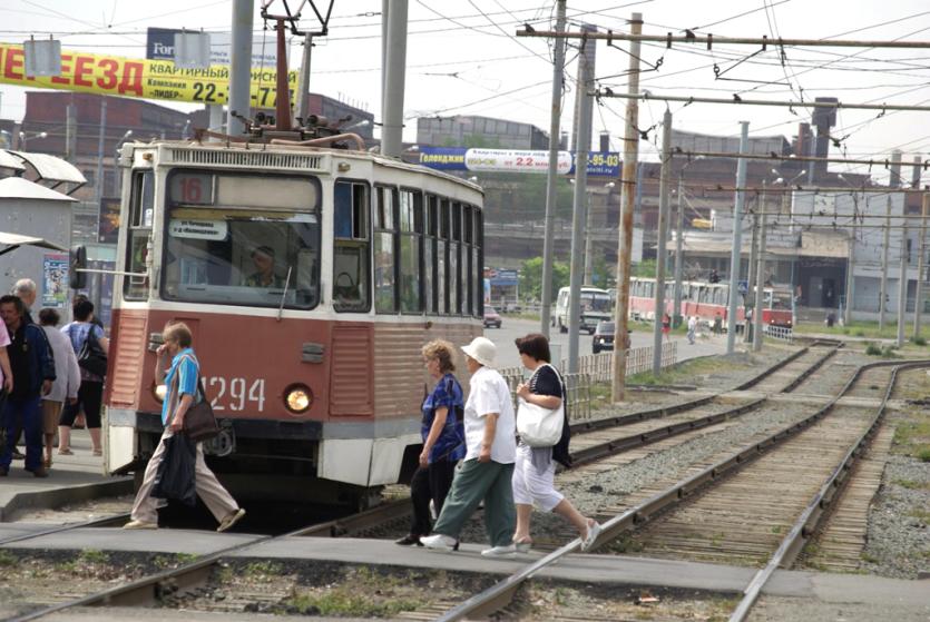 Фото В четверг движение трамваев в Челябинске дважды приостанавливалось из-за ДТП