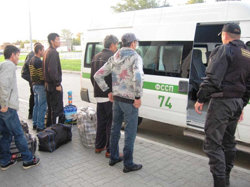Фото Налогоплательщики профинансировали возвращение из Челябинской области на родину еще 30-ти нелегальных мигрантов