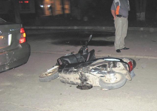 Фото В Челябинске лихача-мотоциклиста спас от травм защитный шлем
