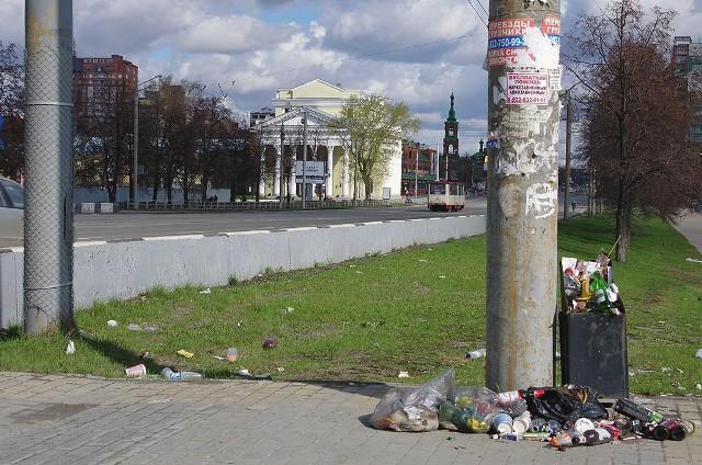 Фото Евгений Тефтелев челябинцам: Увидите мешки с мусором на газонах, звоните в администрацию