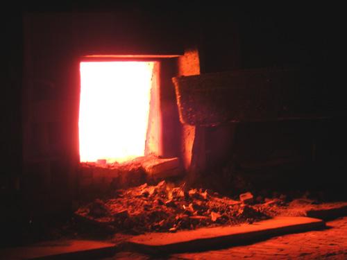 Фото В феврале 2006 года саткинские металлурги увеличили выпуск продукции на 60,8 процента