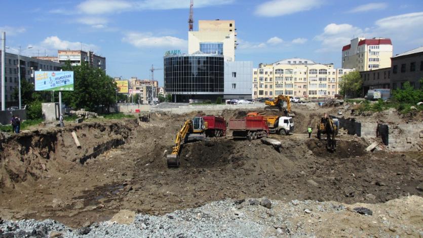 Фото Планам Тартаковского по строительству торгового комплекса на пустыре в центре Челябинска может помешать пикет