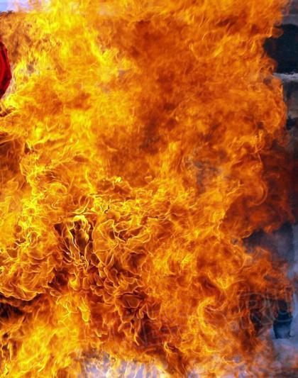 Фото В Челябинске загорелся пункт приема металлолома: погибли двое