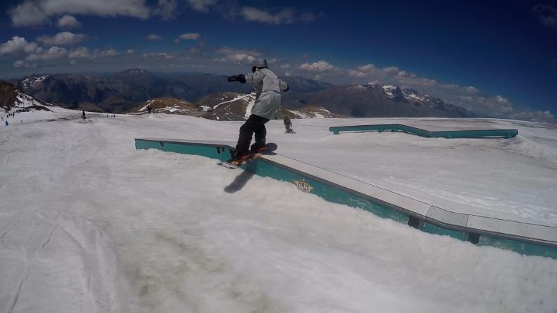 Фото Миасские сноубордисты не отвыкают от снега и продолжают тренировки на французском курорте «Les Deux Alps»